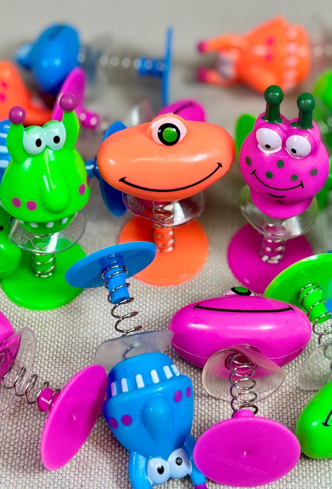 Colorful Pop Up monitor